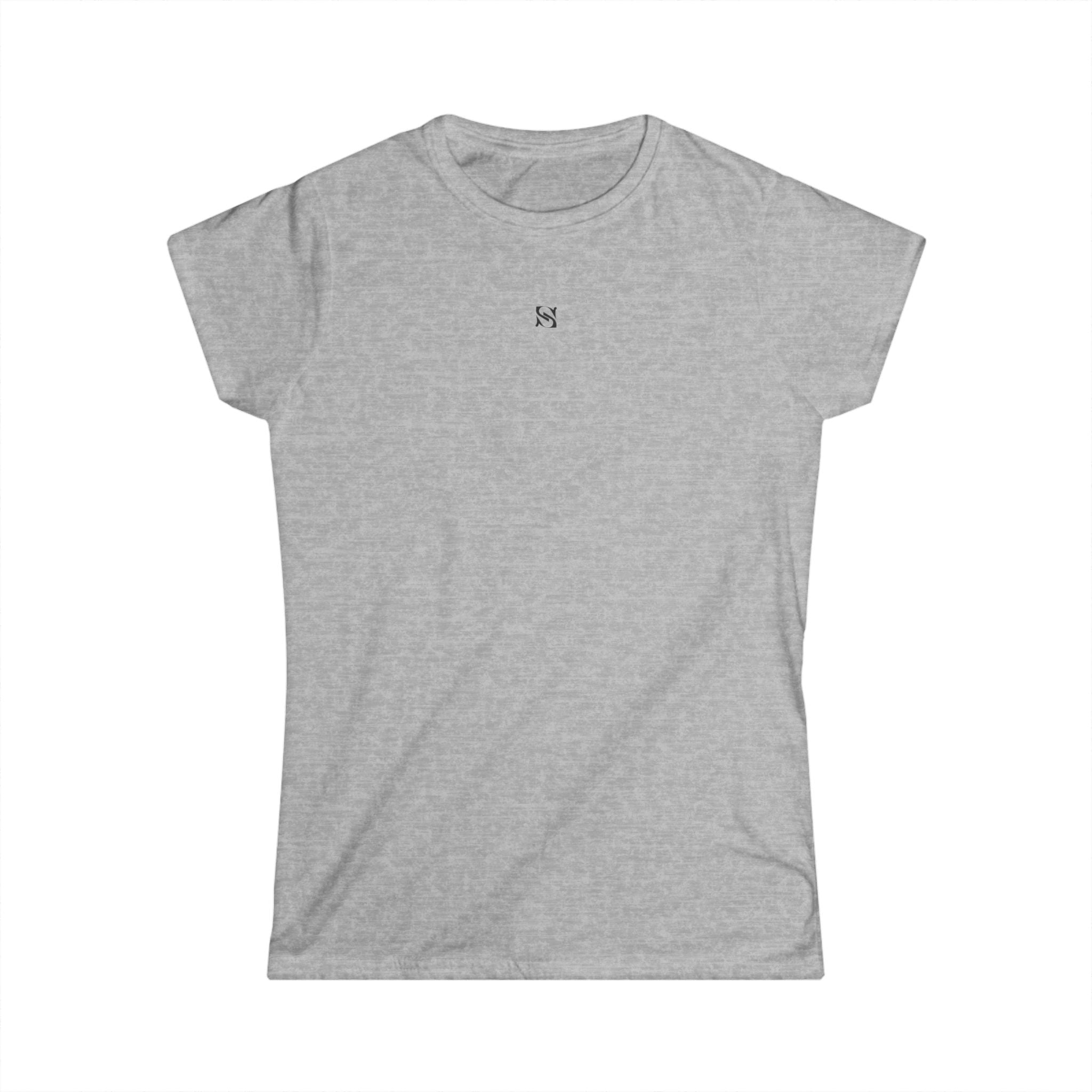 T-shirt Femme Minimaliste – Petit Logo Poitrine | Coupe Ajustée, Coton Doux & Confort Quotidien