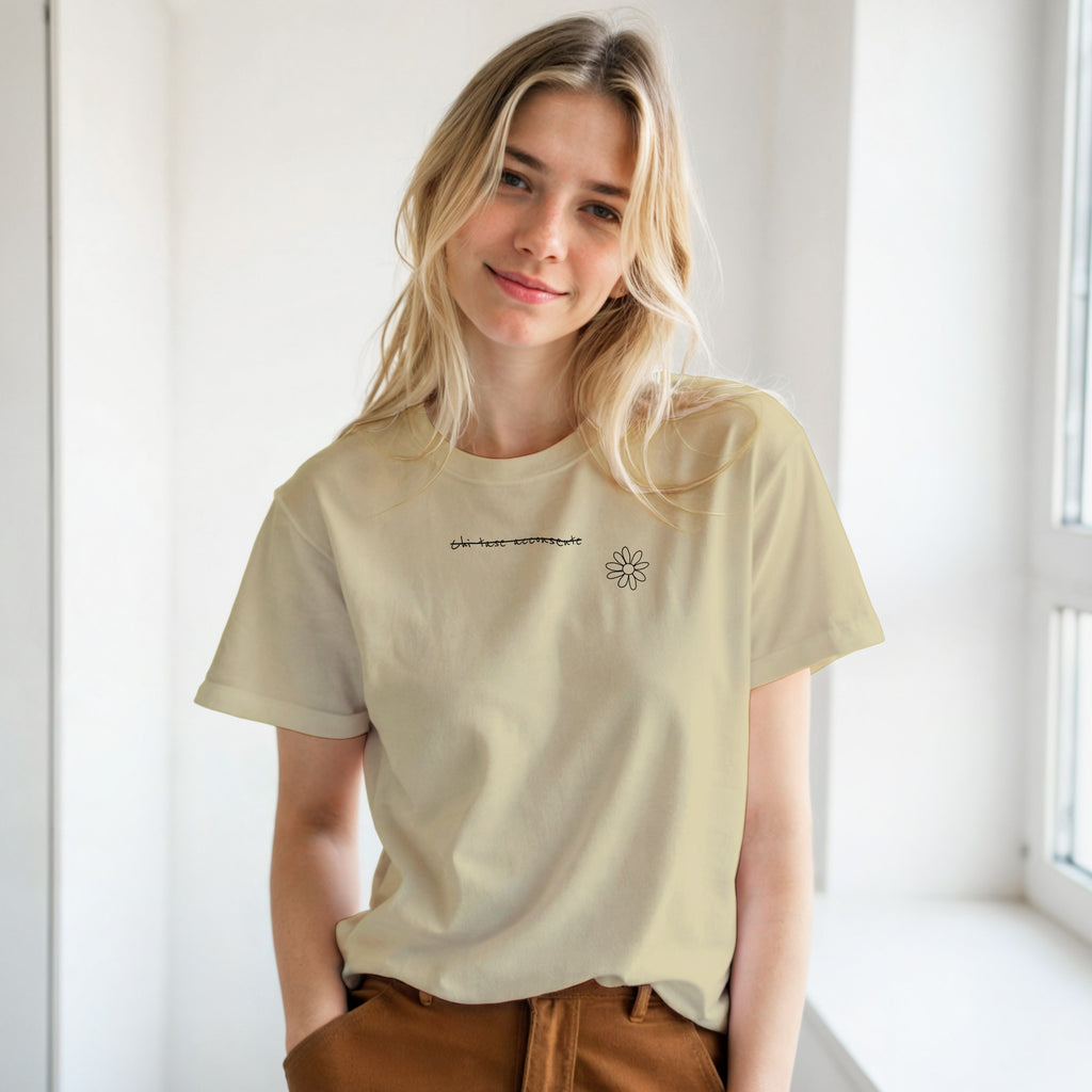 Minimalist "Acconsente" - Simple Text Graphic T-Shirt