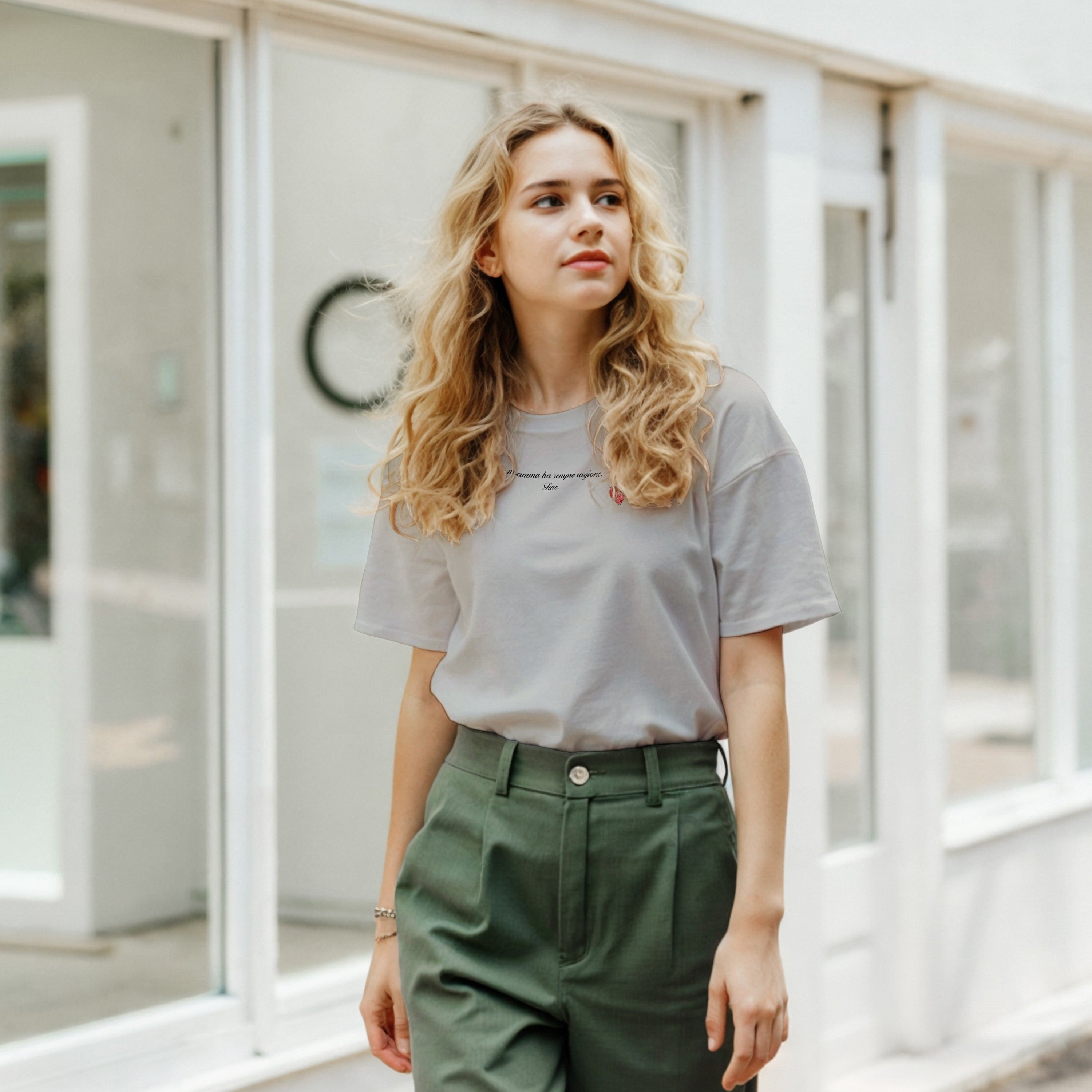 T-Shirt — minimal "La Mamma" - heart