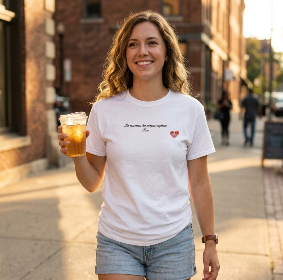 T-Shirt — minimal "La Mamma" - heart